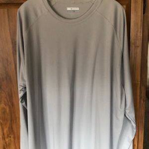 Men’s Columbia long sleeve fishing shirt.